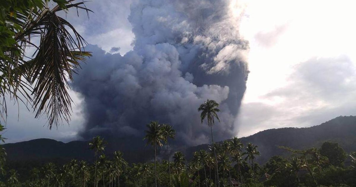 Bulusan Volcano Eruption this Afternoon - No direct Danger